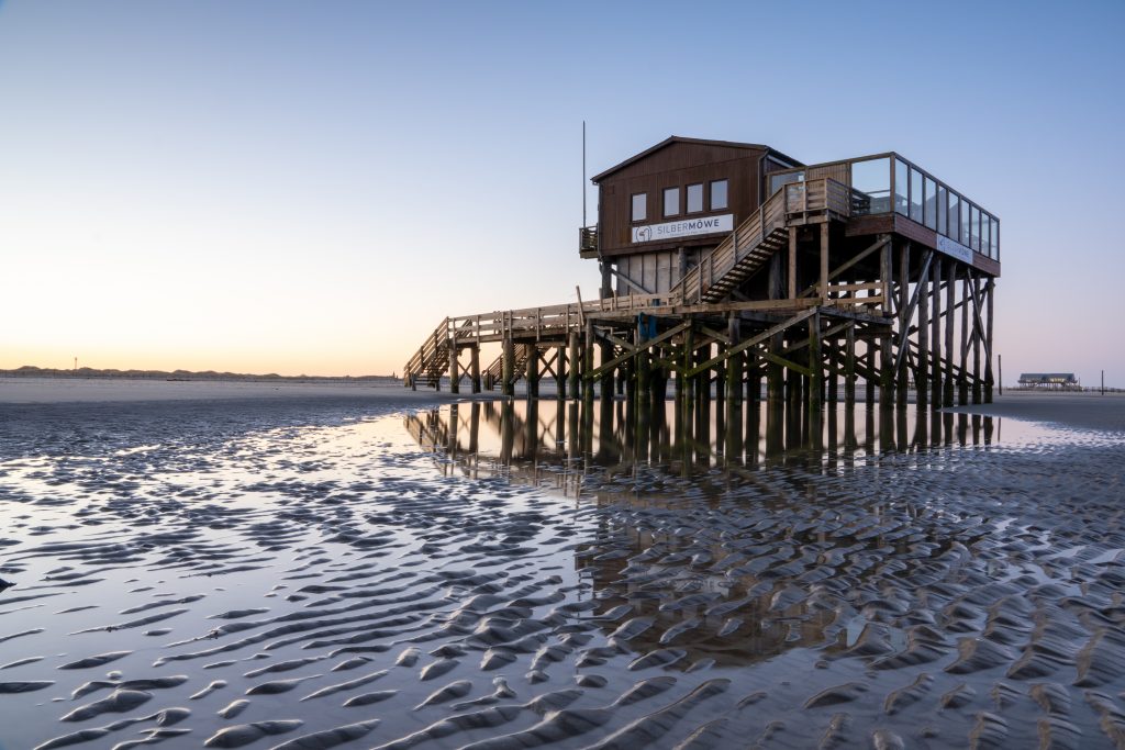 Pfahlbau am Strand von St. Peter-Ording